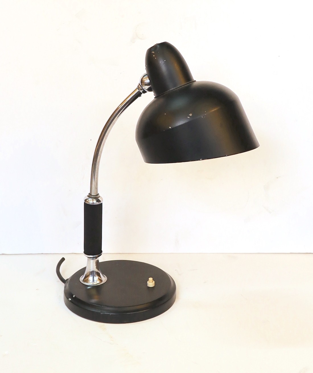 A 1930s German Escolux desk lamp, height 41cm